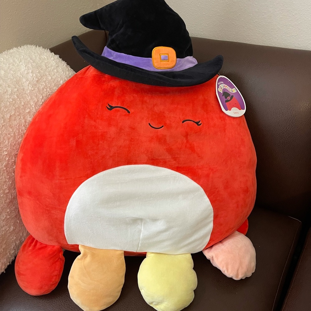 Giant Squishmallow (NWT) - Detra